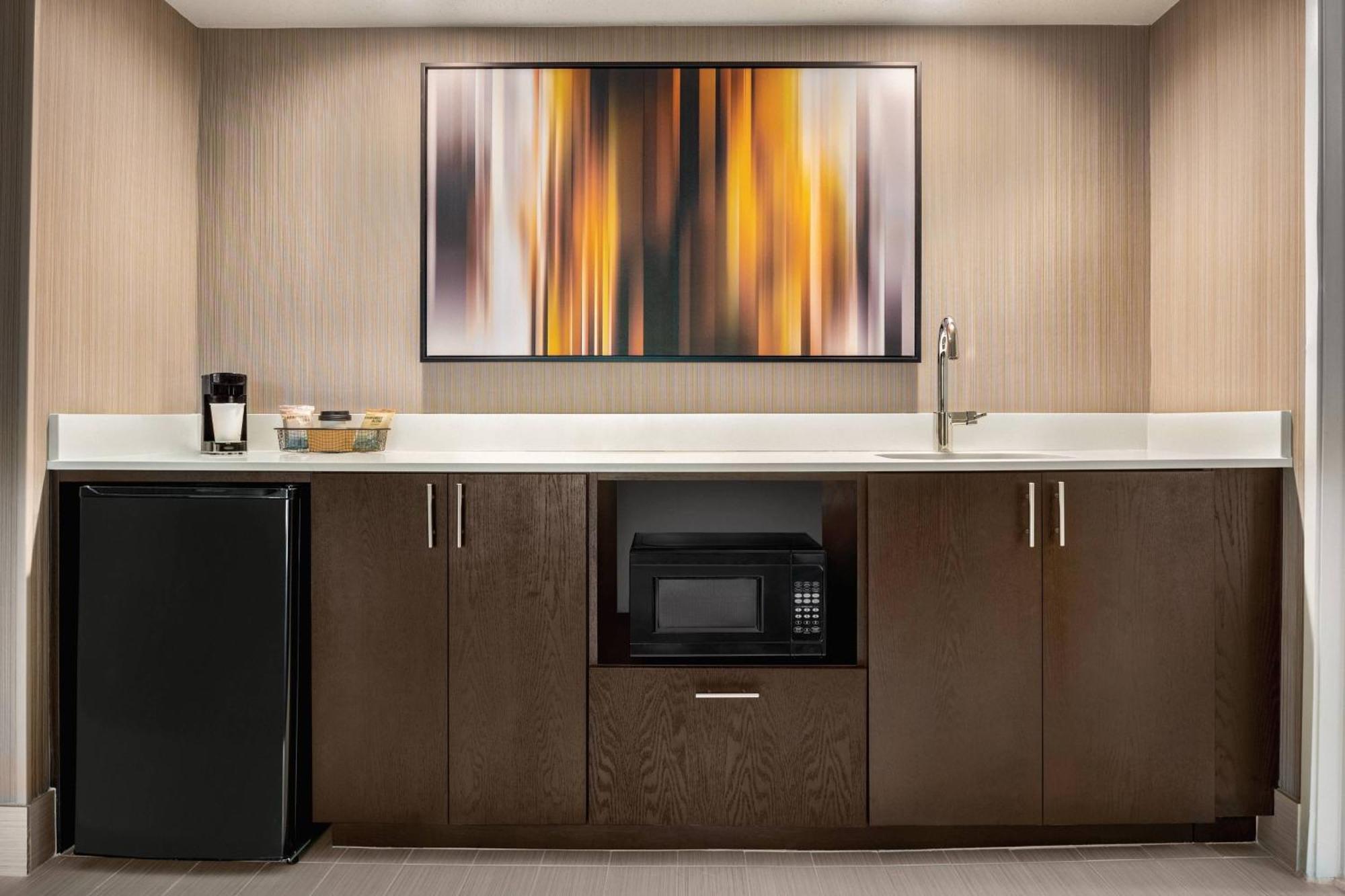 Courtyard By Marriott Dayton North Hotell Exteriör bild