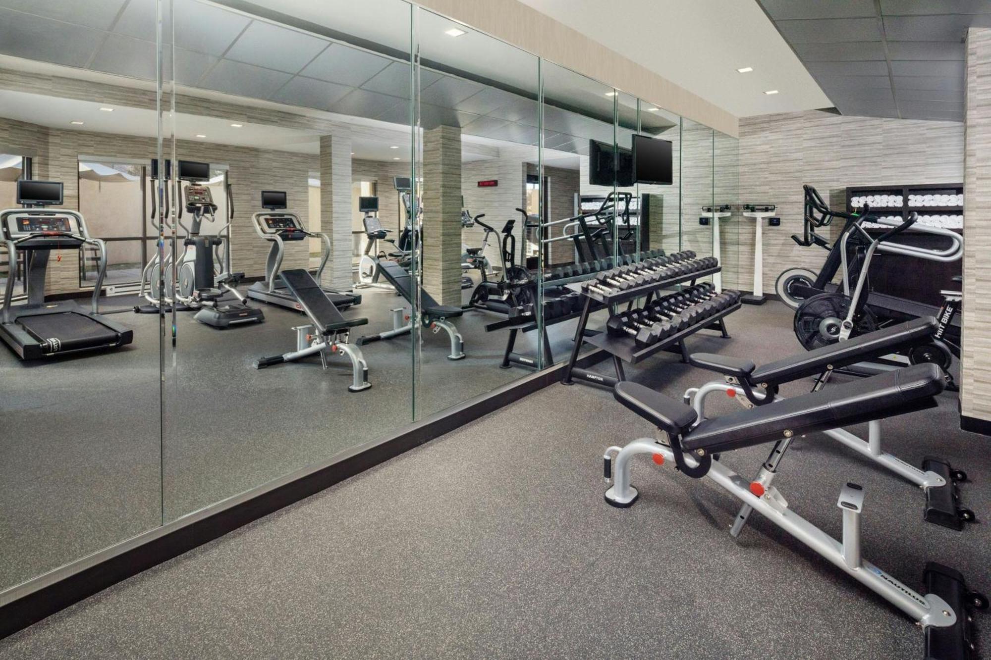 Courtyard By Marriott Dayton North Hotell Exteriör bild