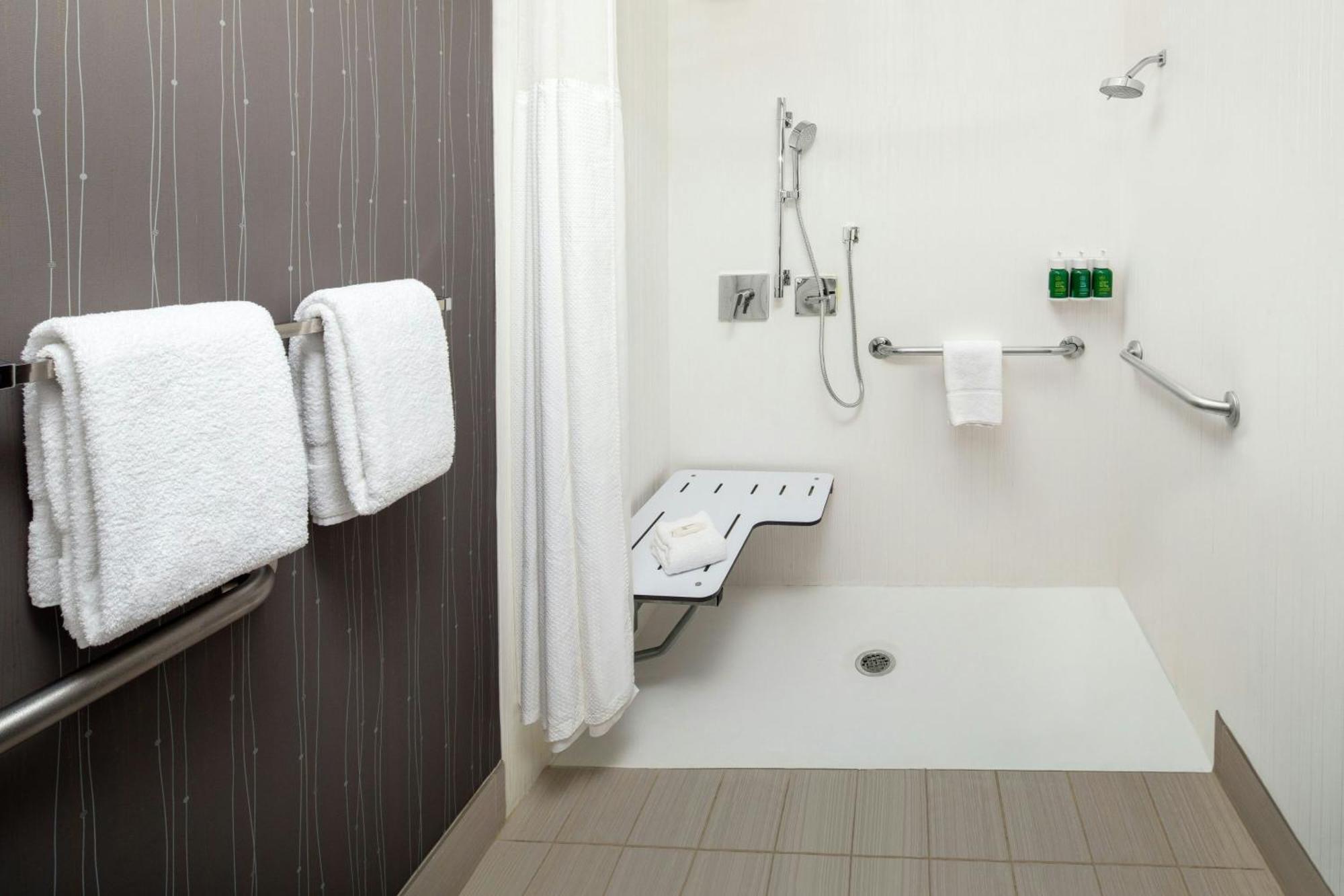 Courtyard By Marriott Dayton North Hotell Exteriör bild