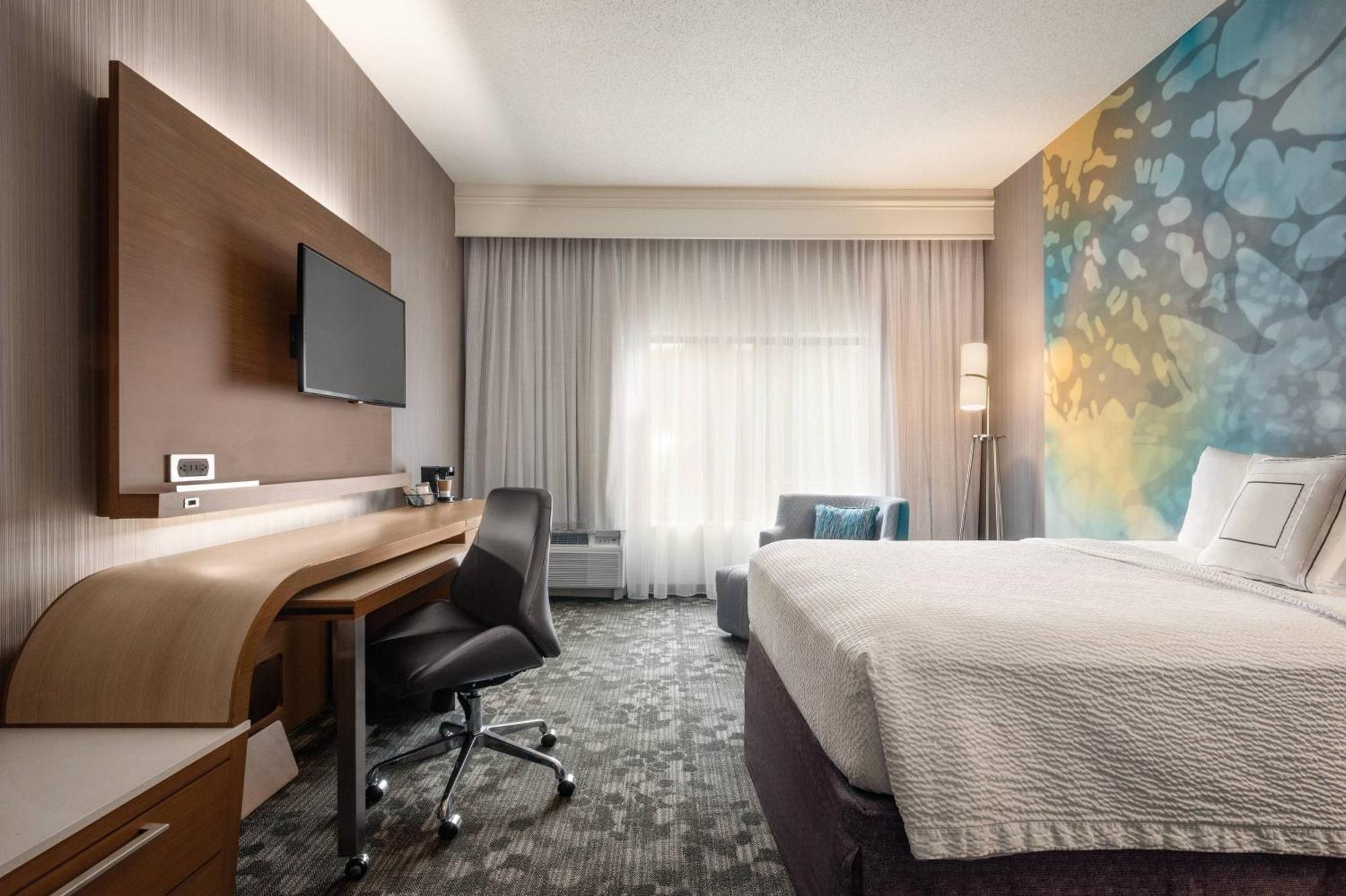 Courtyard By Marriott Dayton North Hotell Exteriör bild