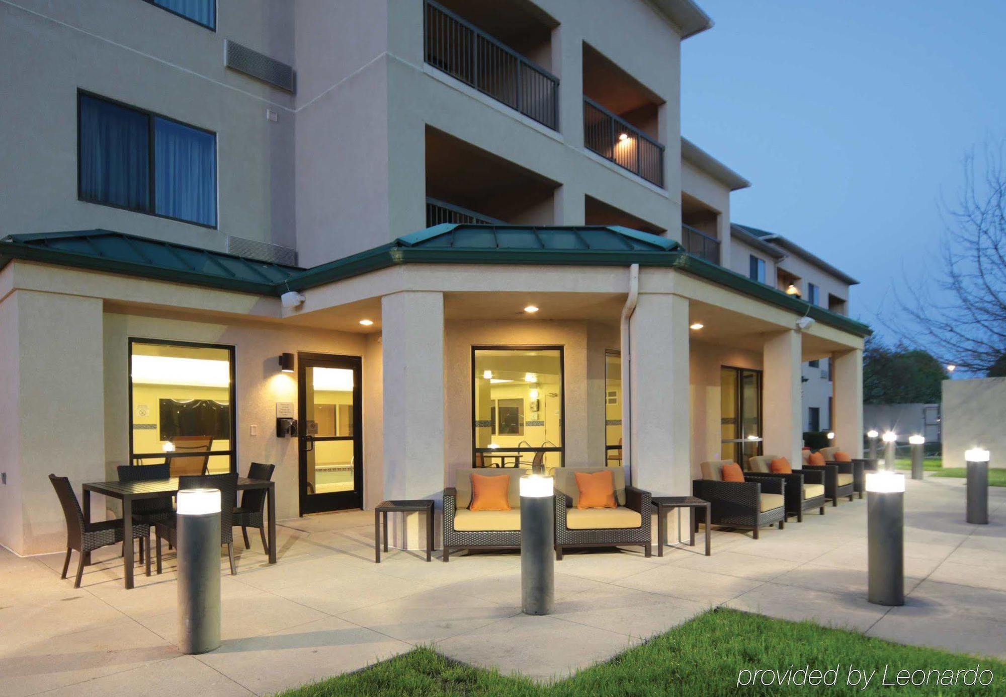 Courtyard By Marriott Dayton North Hotell Exteriör bild